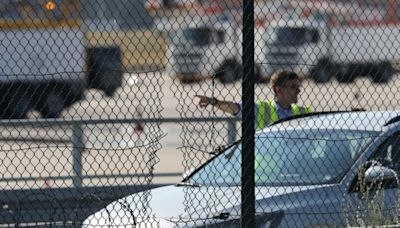 Climate activists halt traffic at Frankfurt airport