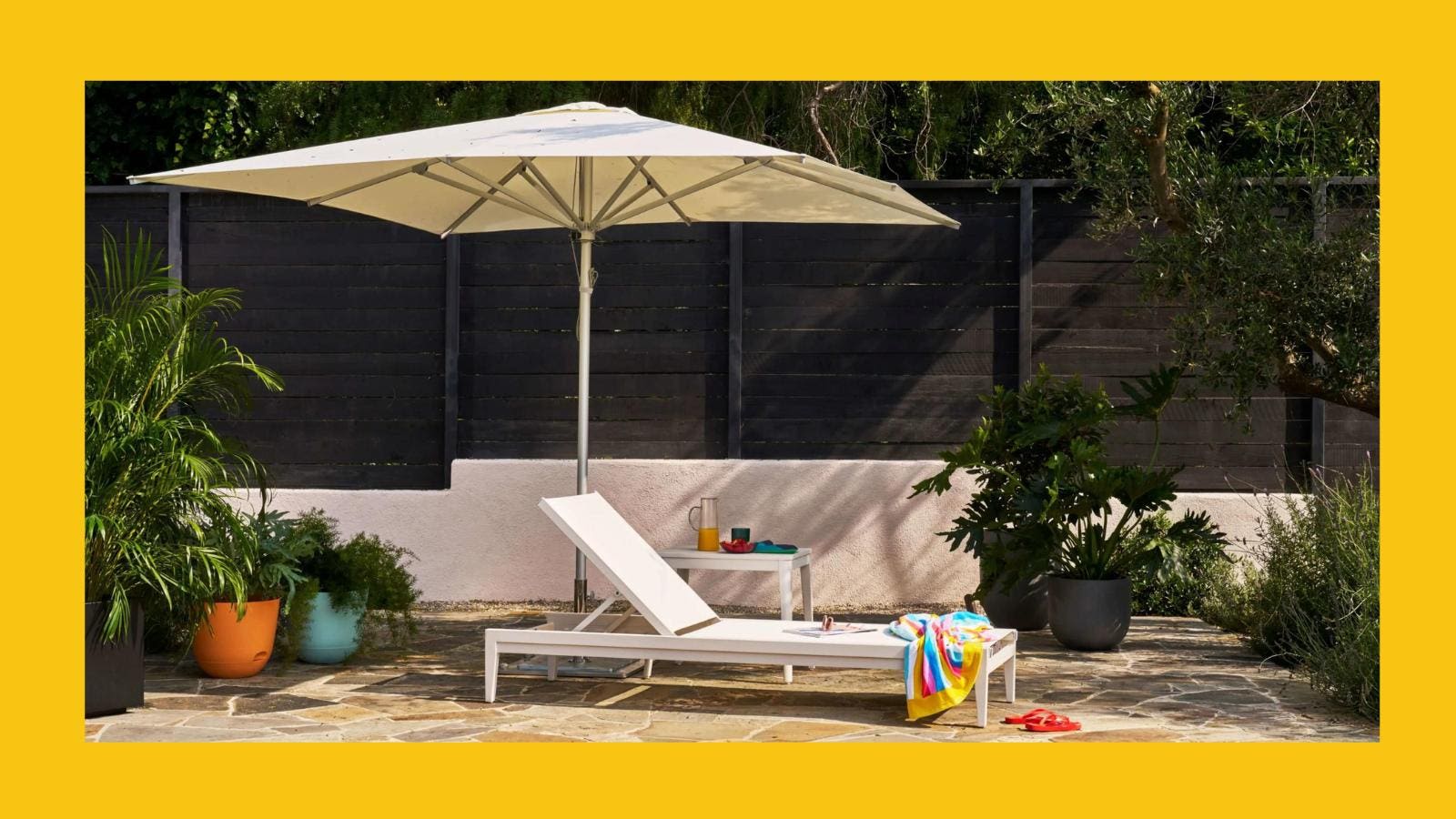 The Best Patio Umbrellas For Wind, According To Landscaping Experts