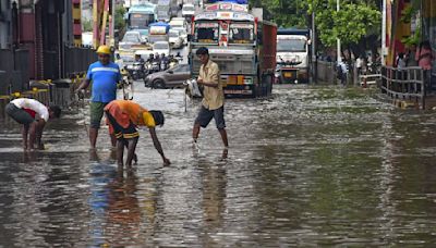 Mumbai Traffic Alert: Heavy Rains Cause Major Waterlogging In Low-Lying Areas– Check Affected Routes Here