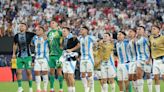 Las perlitas del triunfo de Argentina ante Canadá: la nueva “víctima” de Dibu Martínez y el tenso cruce entre De Paul y el técnico rival