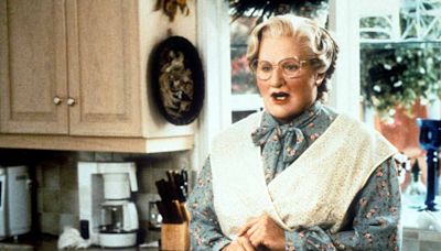 'Mrs. Doubtfire' Cast Delights with Rare Reunion Photo to Celebrate Film's 31st Anniversary