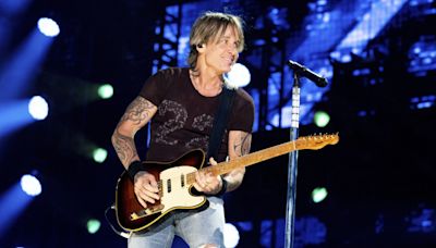 Keith Urban weirdly compliments Miley Cyrus: ‘She sounds like an ashtray’