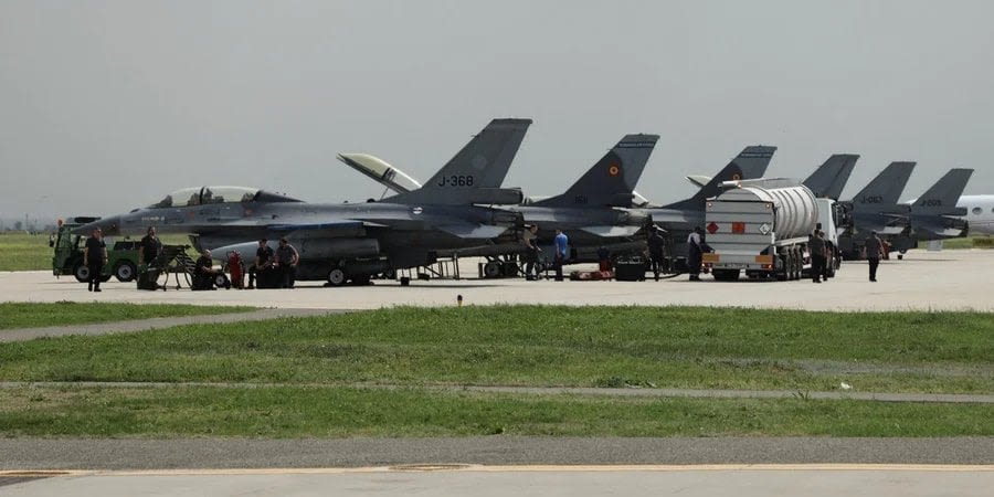 Ukrainian F-16 maintenance specialists return after overseas training