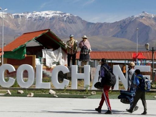 Medio boliviano destaca aumento de migración hacia Chile por su “oferta laboral” y “elevados salarios” - La Tercera
