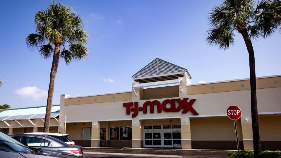 Workers at TJ Maxx and Marshalls are wearing police-like body cameras. Here’s how it’s going