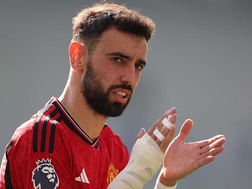 'He just threw the towel in!' - Liverpool legend Graeme Souness absolutely savages senior Manchester United star for 'throwing his arms around' | Goal.com English Qatar