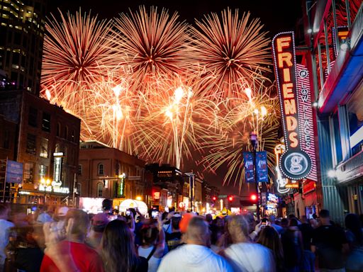 Nashville's 4th of July highlights: Chris Young performance, fireworks for 355,000 people