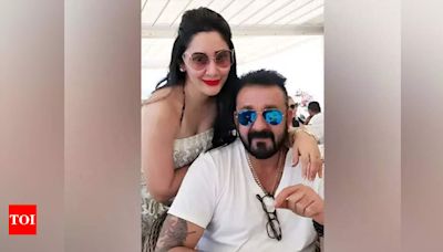 Trishala Dutt showers Maanyata with love on her birthday; Sanjay Dutt expresses gratitude for his wife | Hindi Movie News - Times of India