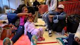 Una familia de emigrantes regresa a Venezuela y más abandonan Chicago en vísperas del invierno: ‘El sueño americano ya no existe’