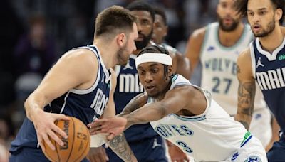 Wolves look for rapid rebound vs. Mavericks in Game 2