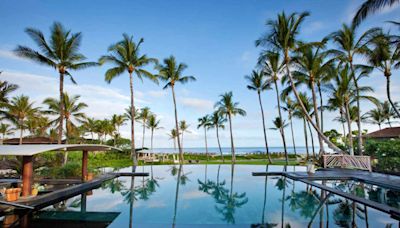 Guests at This Hawaiian Resort Can Swim With More Than 1,000 Tropical Fish in a 1.8-million Gallon Aquarium