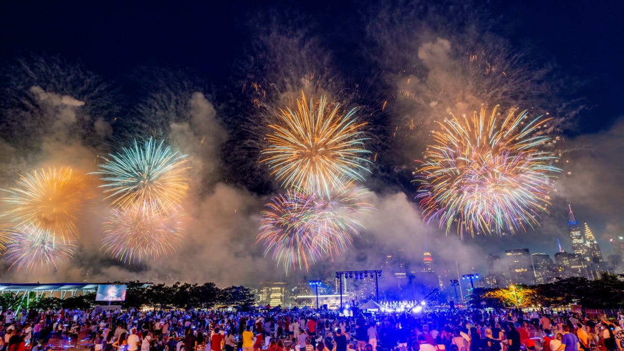 Macy's 4th of July fireworks Hudson River map, where not to watch