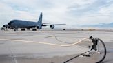 強化戰術彈性 美KC-135實測「小型前進區域加油套件」