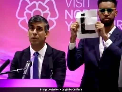 Rishi Sunak Lost Big. YouTuber Mocked Him With A Giant "L" Sign Behind Him