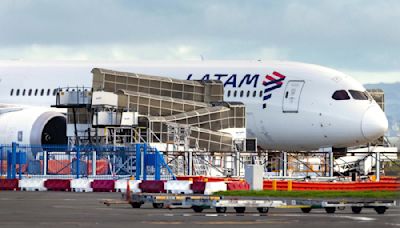 Autoridades de Chile llevarán a EE.UU. la caja negra del vuelo de Latam Airlines que dejó decenas de heridos en su llegada a Auckland