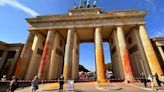 又來了！柏林地標布蘭登堡門遭噴漆 只因環團人士要求禁用化石燃料