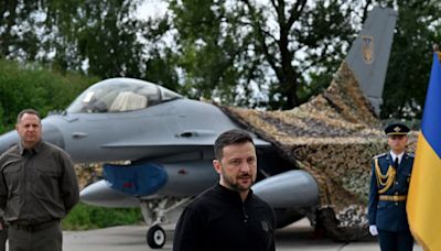 Zelenskiy Shows US-Made F-16 Fighter Jets in Flight Near Kyiv