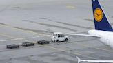 Klimakleber legen Flughafen München stundenlang lahm