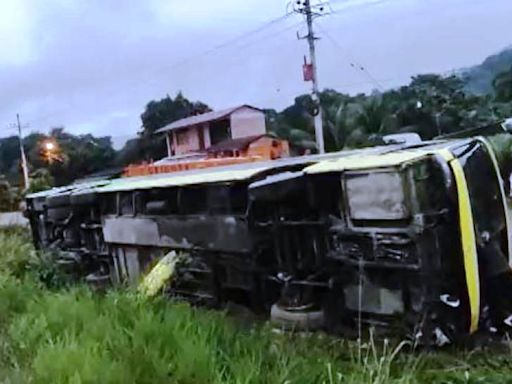 Bus vuelca en Shinahota y deja más de 20 heridos - El Diario - Bolivia