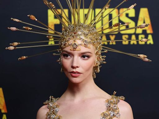 Anya Taylor-Joy impacta con un espectacular look 'vintage' en el estreno australiano de ‘Furiosa’