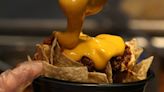 White Sox fan pulls ridiculous nacho stunt in viral clip