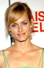 Amber Valletta