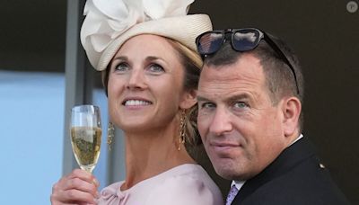 PHOTOS Regards coquins, bisous et gestes tendres... Peter Phillips se lâche à Royal Ascot avec sa belle Harriet, Camilla sous le charme