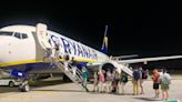 Ryanair asegura que el retraso de más de 14 horas del vuelo Sevilla-Palma está fuera de su control