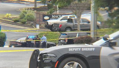 Deputies shoot suspect after K-9 stabbed during arrest in Greenville County