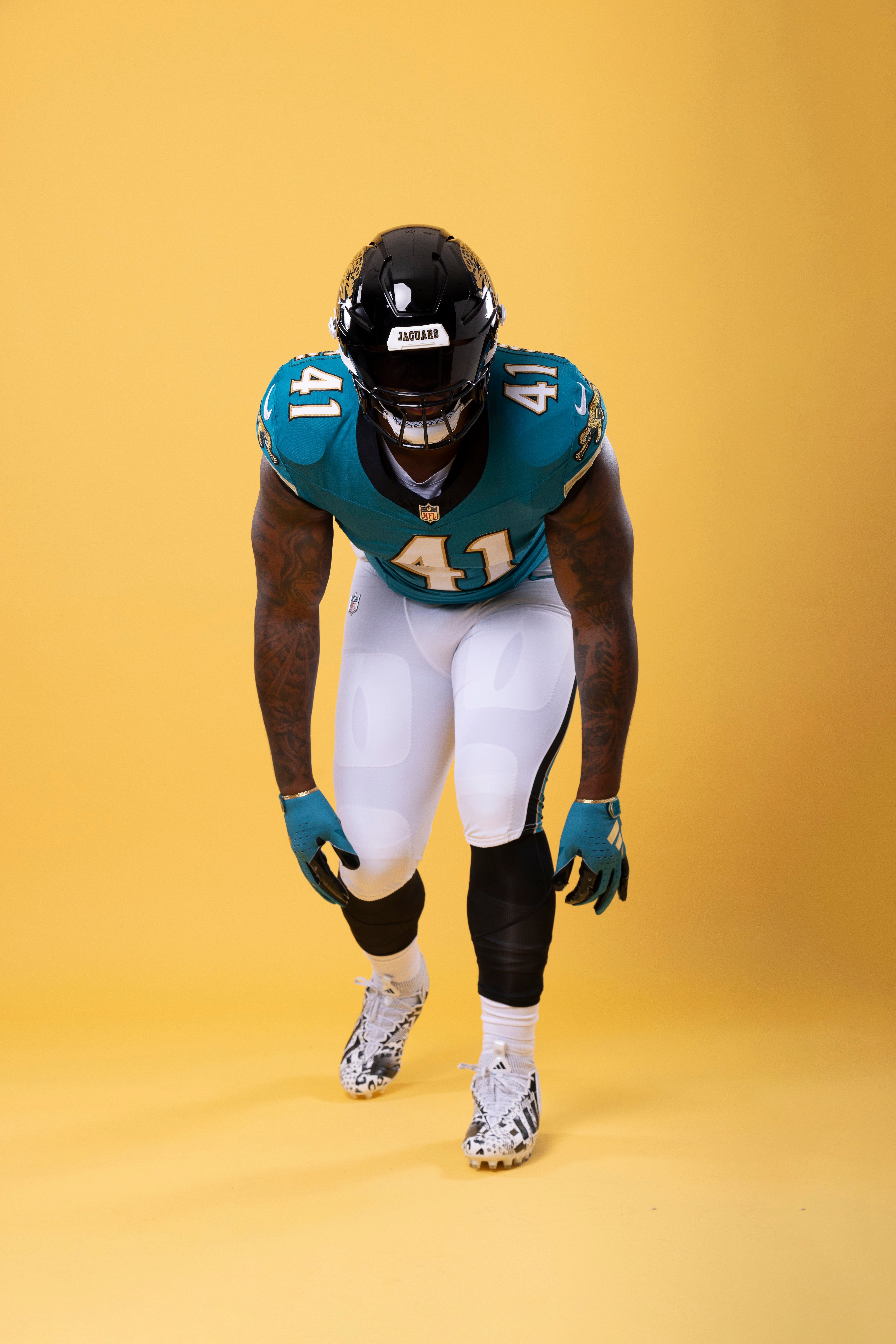 Jacksonville Jaguars unveil throwback uniforms for 30th season