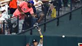 Astros fan breaks up fly ball during loss to Yankees, gives incredible all-time interview with son