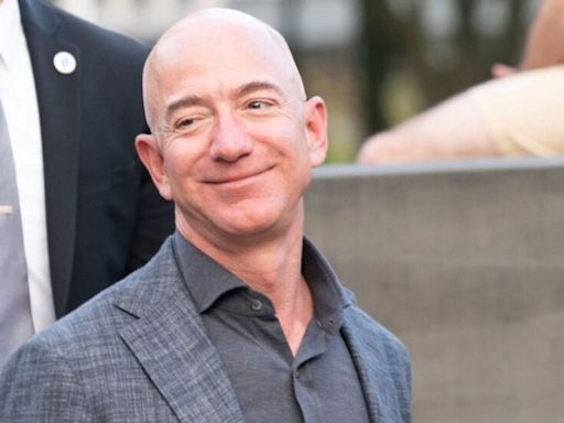 Charlie Munger Called Jeff Bezos An 'Amazing Human Leader,' But Missed Out On Amazon Stock Because It Was...