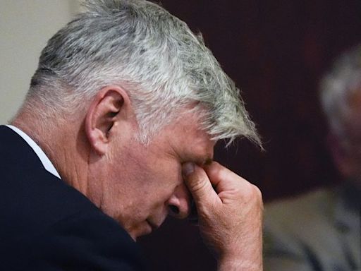 Inicia juicio de Alec Baldwin: el actor es acusado de homicidio involuntario en "Rust"