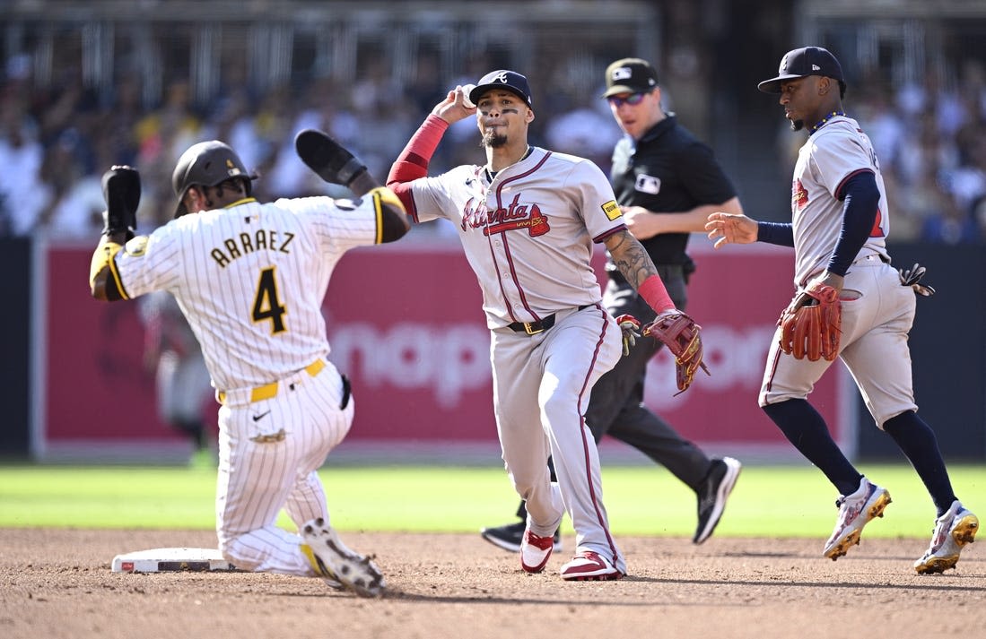 Deadspin | Padres' Dylan Cease fans 11 in win over Braves