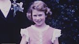 Subastan los vestidos de la infancia de la reina Isabel II y los de su hermana, la princesa Margarita