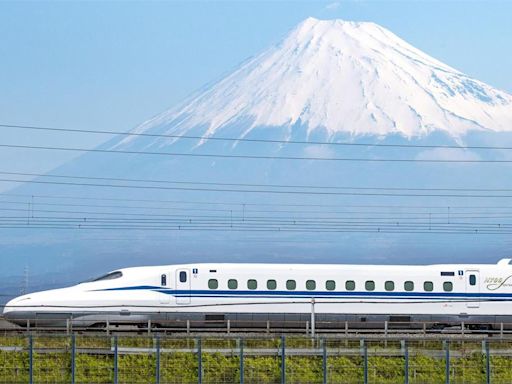 日本新幹線停電「大阪到東京一度停駛」 旅客困車內抱怨：很熱