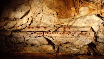 Las cuevas cántabras de El Castillo, Monedas y Covalanas reducirán su régimen de visitas por la subida de las temperaturas y la aparición de microorganismos
