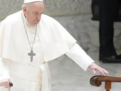 Preocupa estado de salud del Papa Francisco; reaparece para actividades de Semana Santa