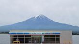 黑幕擋住沒關係！他自製超商模型 隨時拍「富士山LAWSON」