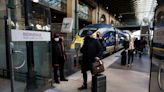 Eurostar cancels a quarter of all services, urges against travel