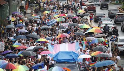 La comunidad LGTBI salvadoreña marcha en "momentos complicados" y pide respeto a derechos