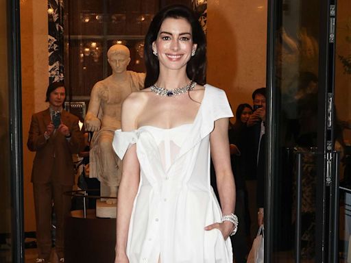 Anne Hathaway Wears a Gap — Yes, Gap — Gown with Dazzling Bulgari Bling