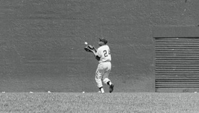 Willie Mays basket catch, explained: How MLB legend made iconic play famous | Sporting News