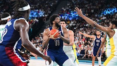 Embiid soporta abucheos y lidera el triunfo del Team USA