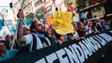 Marchas masivas en defensa de la educación pública en Argentina