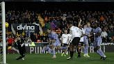 2-2. Vinícius se crece en Mestalla y evita la derrota del Real Madrid en un polémico final