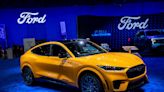 Ford reduce precio de Mustang eléctrico para competir con Tesla