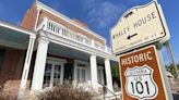 Adéntrate en la casa más embrujada de todo América: Whaley House en San Diego