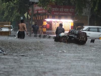 Power cuts in several parts of Delhi after heavy rainfall - CNBC TV18