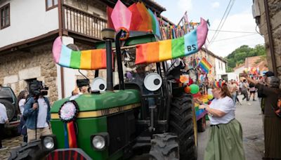 El orgullo del colectivo LGTBI+ fuera de Madrid o Barcelona: “En el pueblo no había ningún referente ni nada”